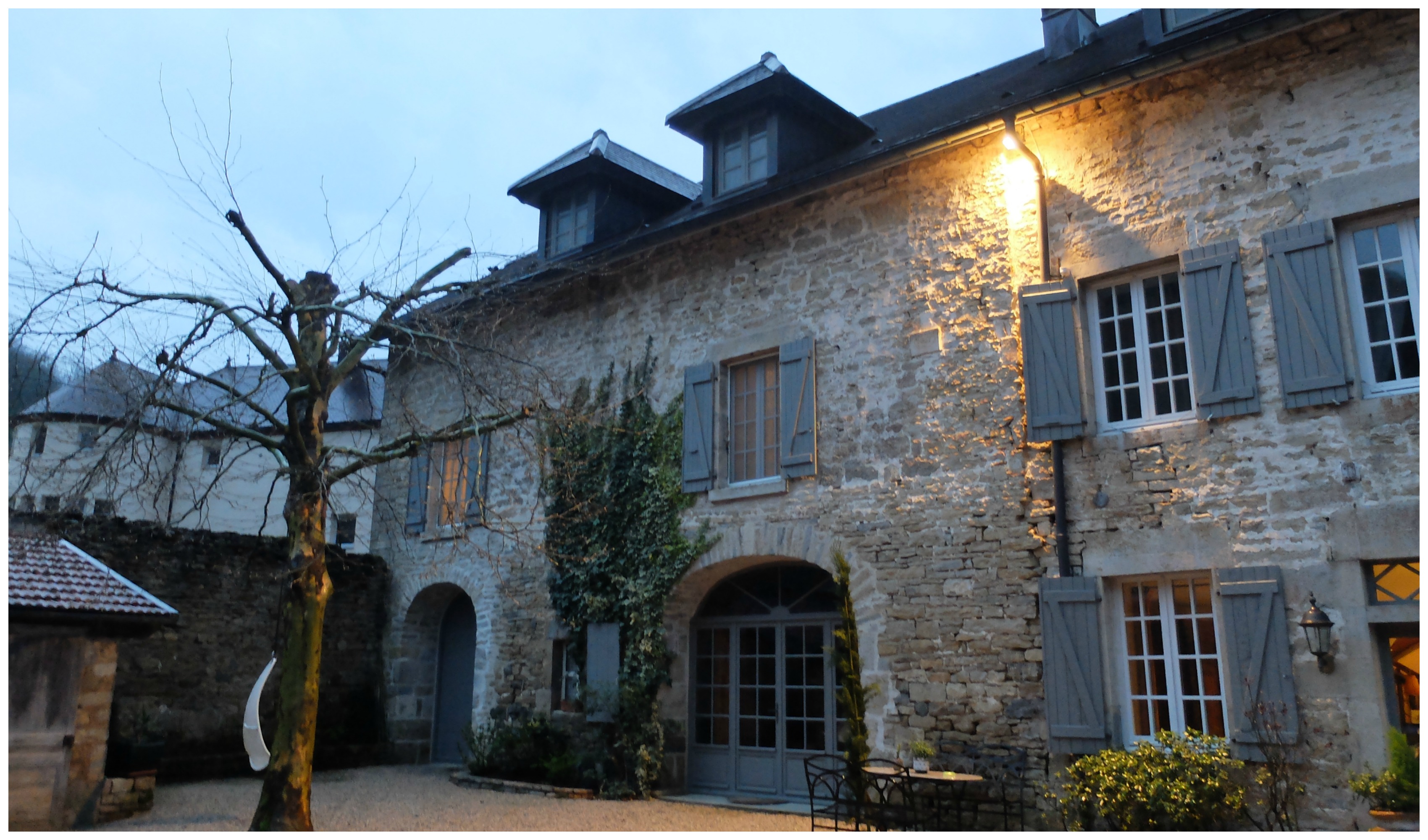 A l'ombre du Château - maison d'hôtes au pied du Lison !
